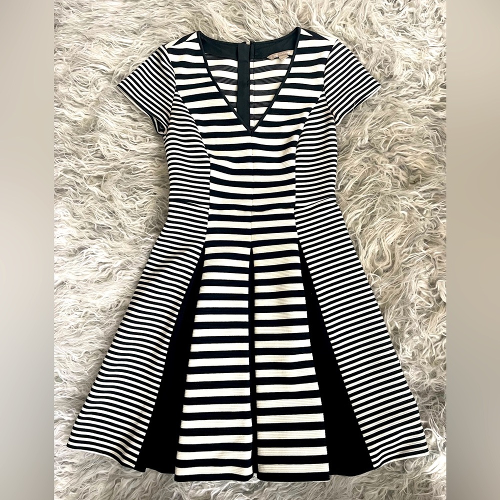 Banana Republic black & white Striped dress 0